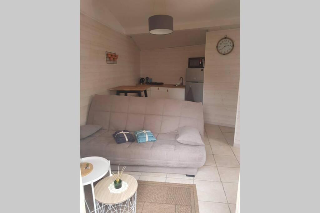 Maisonnette En Pierre Independante De 20 M2 Saint-Cirgues-sur-Couze Dış mekan fotoğraf