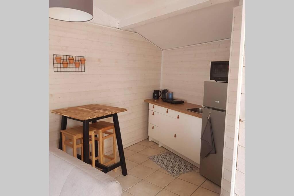 Maisonnette En Pierre Independante De 20 M2 Saint-Cirgues-sur-Couze Dış mekan fotoğraf