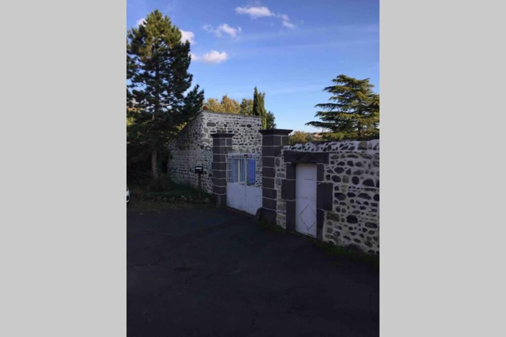 Maisonnette En Pierre Independante De 20 M2 Saint-Cirgues-sur-Couze Dış mekan fotoğraf