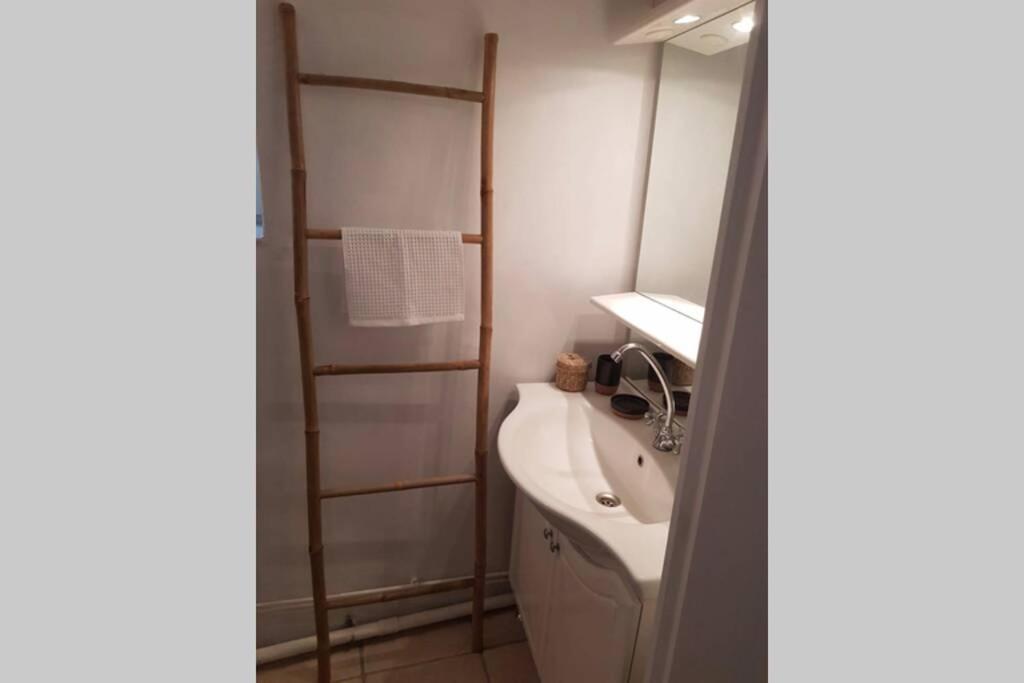 Maisonnette En Pierre Independante De 20 M2 Saint-Cirgues-sur-Couze Dış mekan fotoğraf