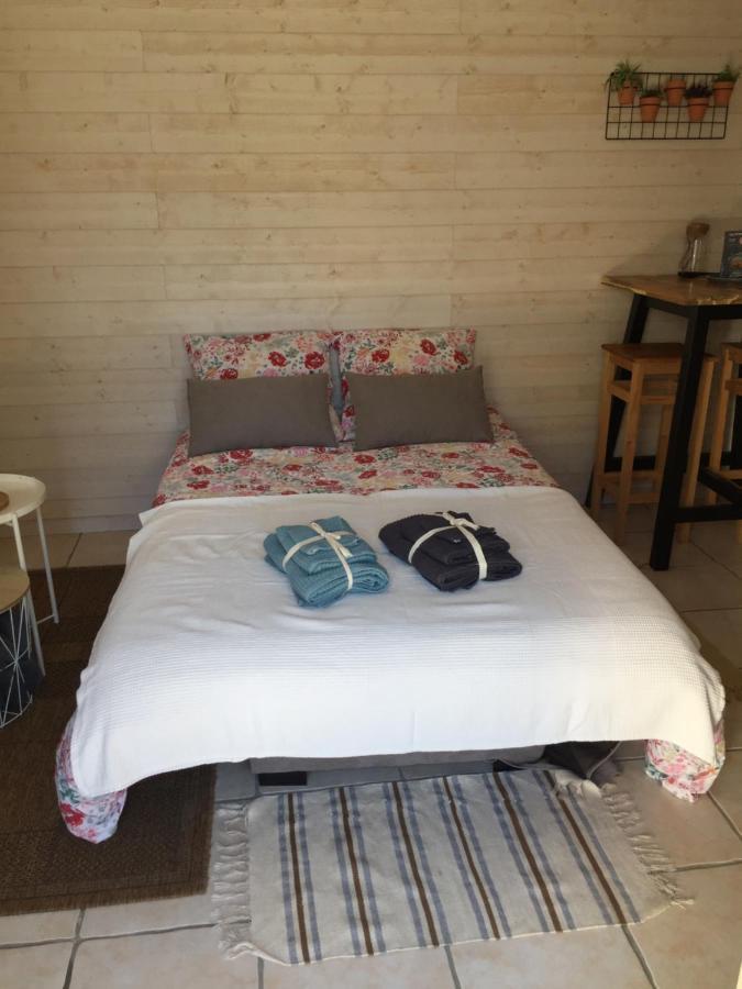 Maisonnette En Pierre Independante De 20 M2 Saint-Cirgues-sur-Couze Dış mekan fotoğraf